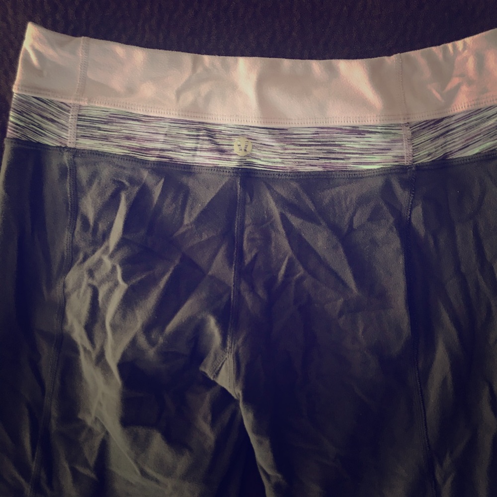 Lululemon yoga pants, size 6.